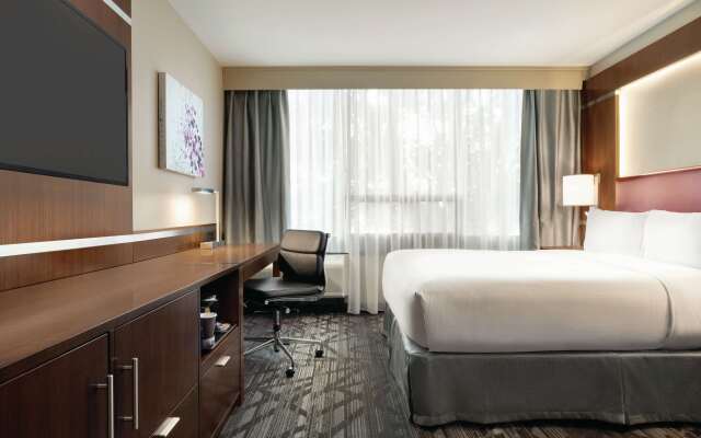 DoubleTree by Hilton Toronto Airport West