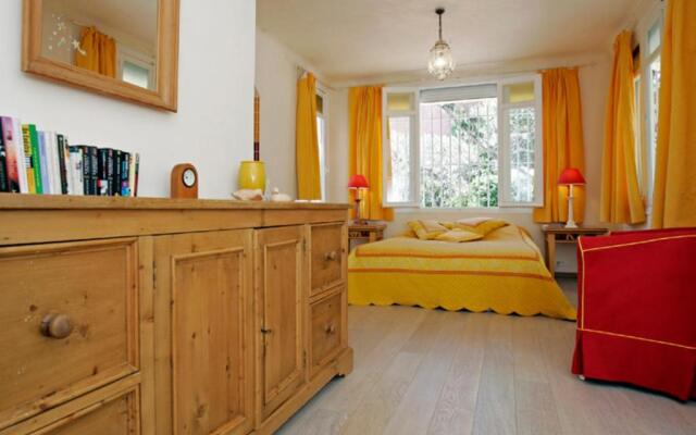 Villa With Private Beach - Villa Lou Cade