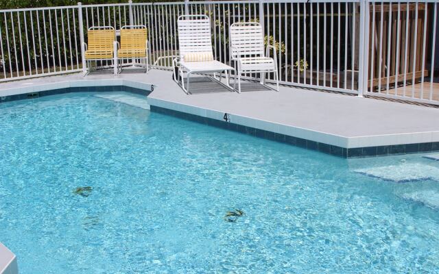 Englewood Lighthouse Resort