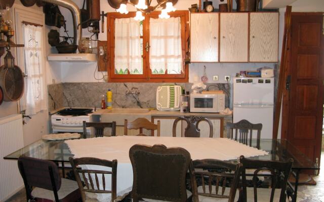 Antique Seaside Stone House - Boat Trips