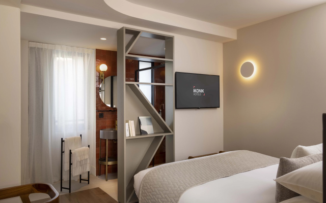 Ikonik Jean Medecin Hotel - Image 3