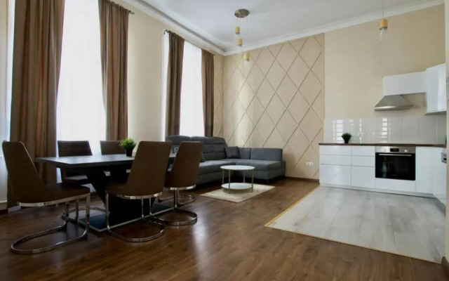 Premium Apartment by Hi5-Vaci str. 3 bedroom (219)