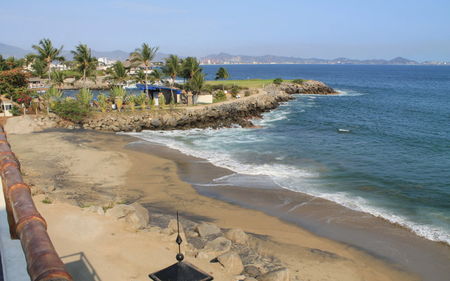 Villas del Palmar Manzanillo with Beach Club