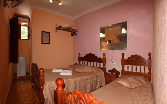 Hostal Casa Las Flores TRINIDAD