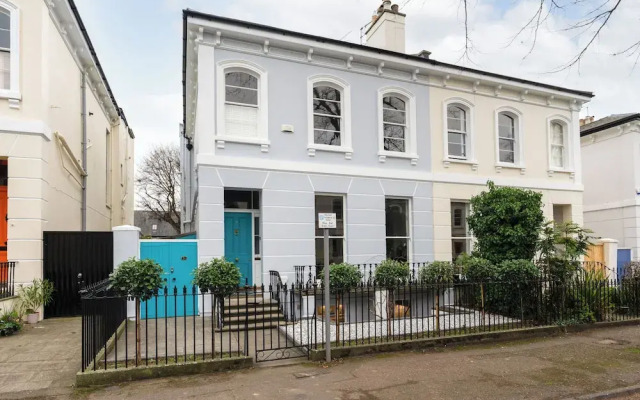 Stunning 2BD in the Heart of Cheltenham