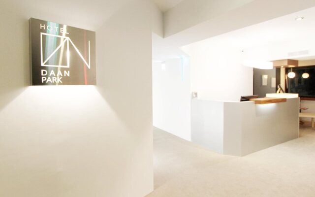 Daan Park Hotel - Hostel