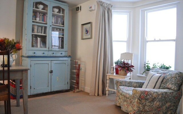 2 Bedroom Apartment With Garden in Hackney