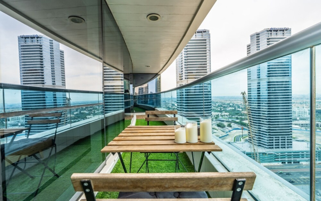 Lakeside Serenity Retreat with Soothing Lake Views