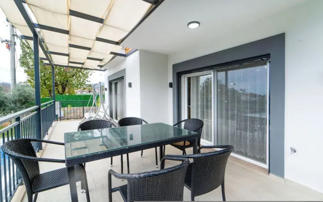 Huge Triplex Villa w Pool and Garden in Fethiye