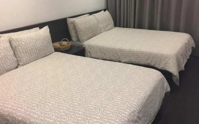 Zhongxiao Dunhua Homestay