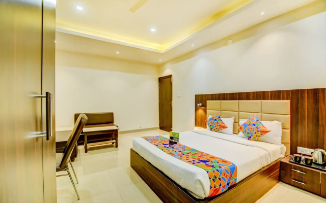 Fabhotel Solitaire Inn