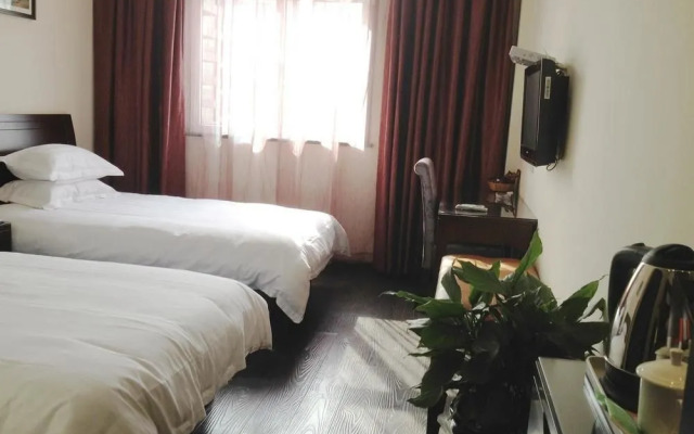 Bai Rong Business Hotel