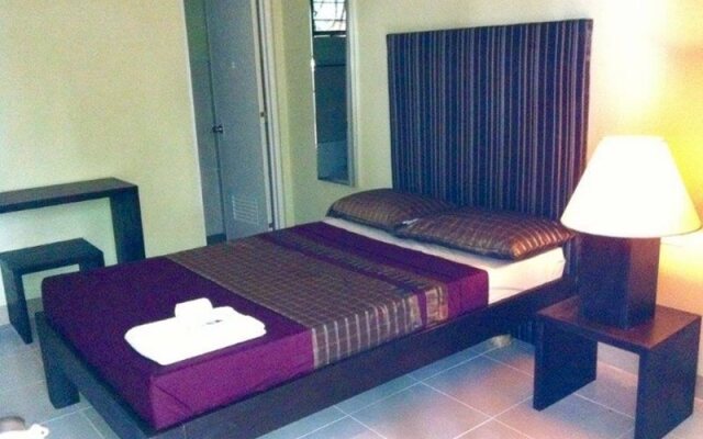 Monti's Place Dine & Bed