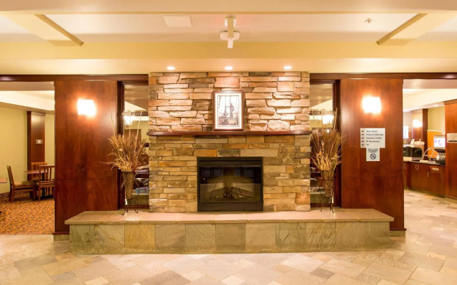 Holiday Inn Express Hotel & Suites Drayton Valley by IHG