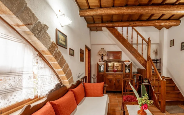 Agapi s Charming Retreat - Rustic Escape By Chania