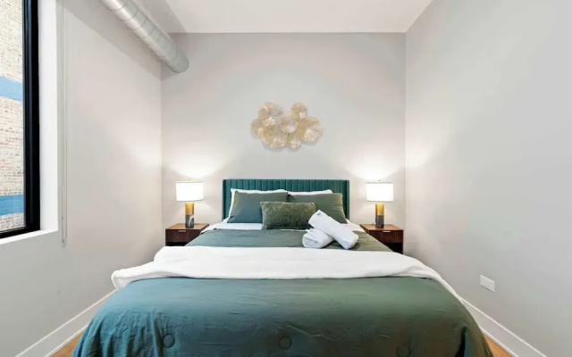 Edgewater Gem Stylish 2BR Apartment Near Lake