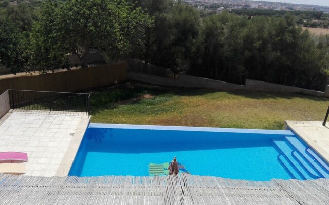 Villa With 4 Bedrooms in Manacor, With Wonderful Mountain View, Privat