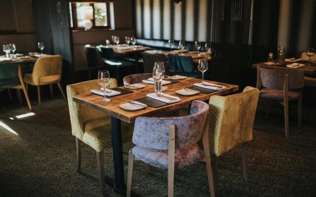 Hall Farm Hotel & Restaurant