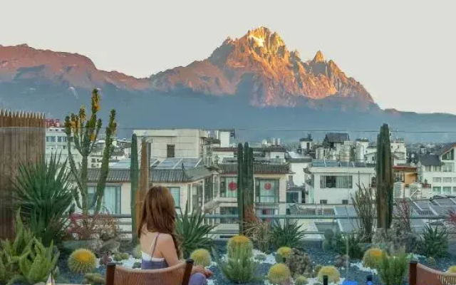 Orange Hotel (Lijiang Ancient City Shangri-La Avenue)