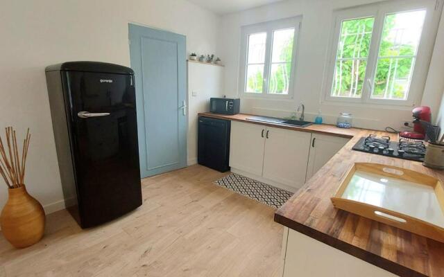 House 90 M With Pool And Garden