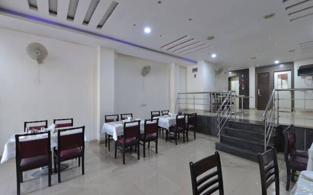 OYO 13346 Hotel A R Ganpati Plaza