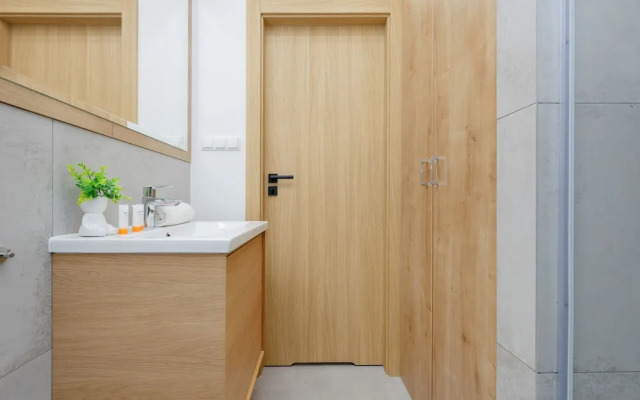Bałuckiego Apartment Warsaw by Renters