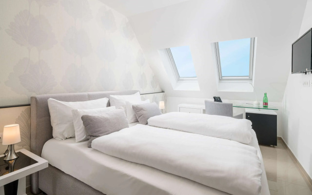 Best Western Plus Celebrity Suites