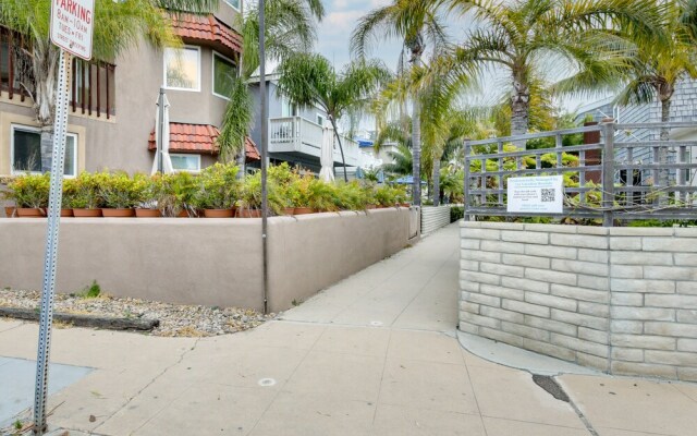 San Diego Home w/ Deck: Walk to Mission Beach!