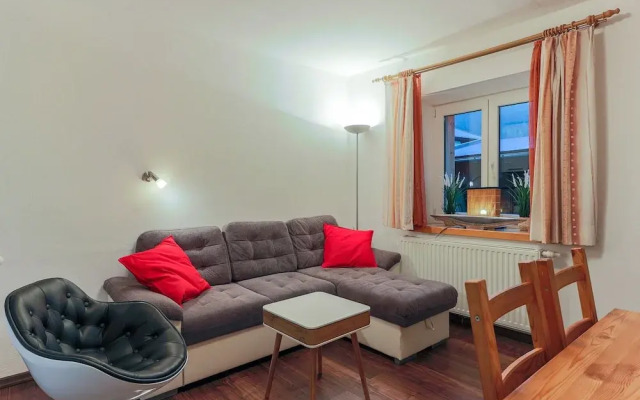 Central Apartment With Balcony, Terrace, Garden, Deckchairs