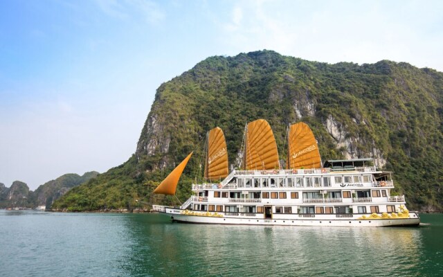 Verdure Lotus Grandeur Cruise