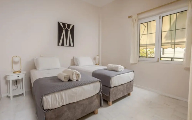 The White Marble Luxury City Apt