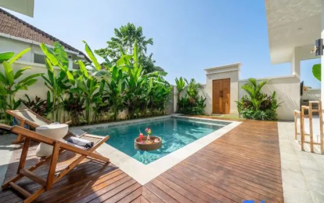 Dasha 2 - Chic 2BR Canggu Hideaway with Spacious Pool & Patio – Pool – Kerobokan Kelod