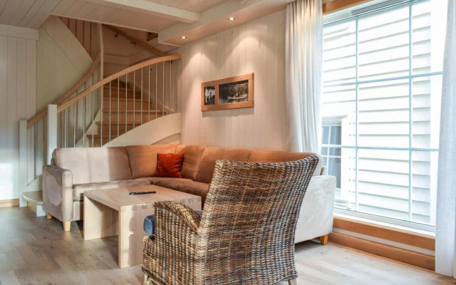 Beautiful Home in Farsund With 4 Bedrooms and Wifi