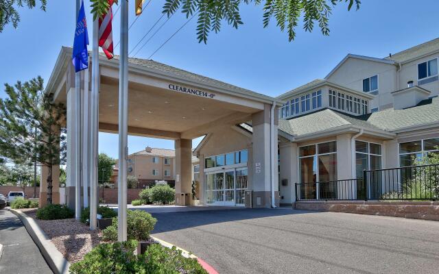 Hilton Garden Inn Albuquerque / Journal Center