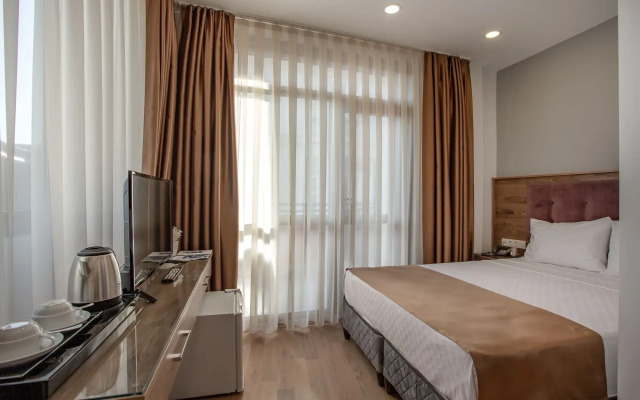 West Palace Hotel