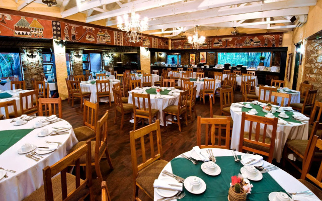 Misty Hills Country Hotel