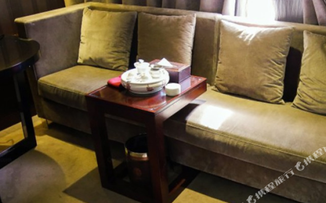 Huangting Lijing Hotel