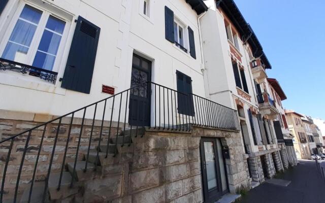 Appartement Biarritz, 1 pièce, 2 personnes - FR-1-239-760