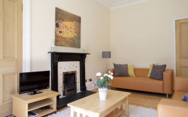 1 Bedroom Apartment In Bruntsfield