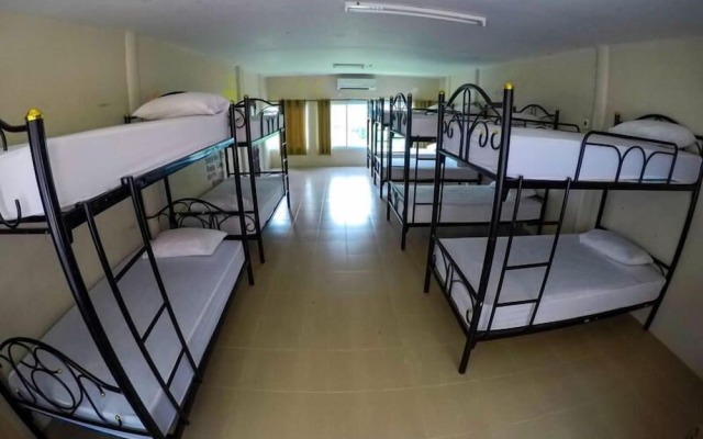 Jaya Hostel - Adults Only