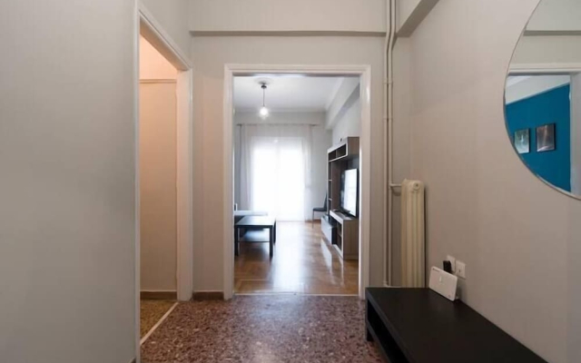 Central apt 3' to Metaksourgio station