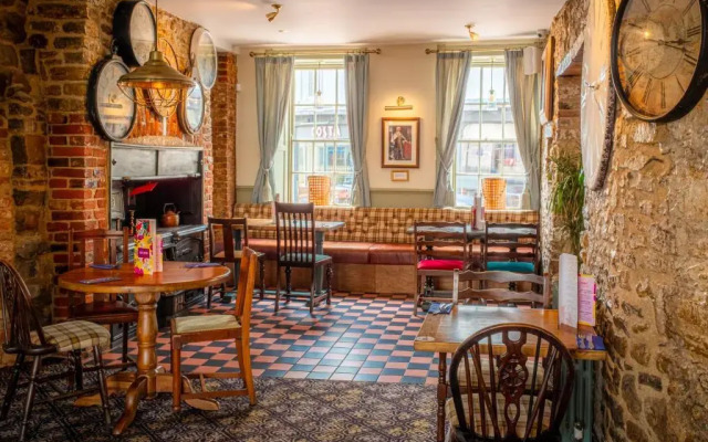The George Hotel
