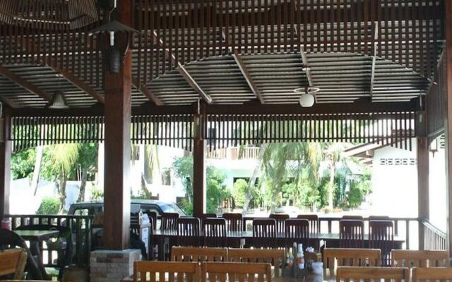 Mac's Bay Resort