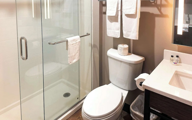 Studio 6 Richmond Airport