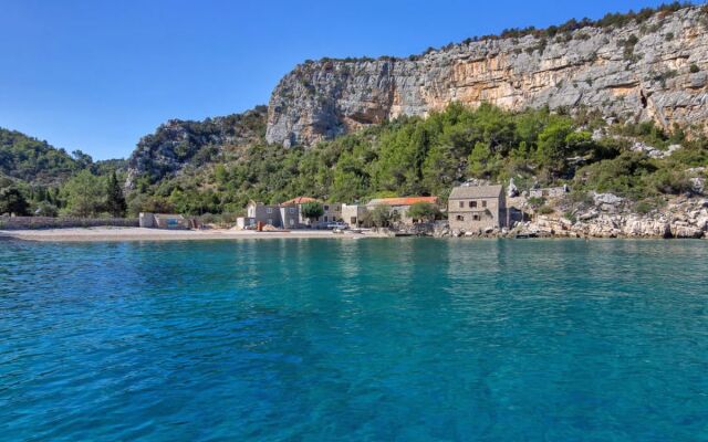 Apartment Rubin Hvar/Pokrivenik 39102
