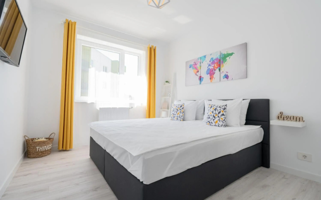 Trendy flat by the University