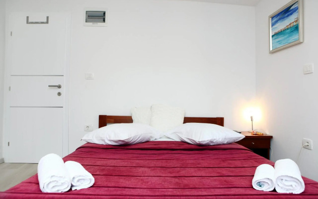 Piran 1st May Apartment