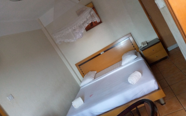 Double Five Hotel