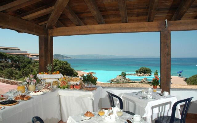 COLONNA GRAND HOTEL CAPO TESTA, a Colonna Luxury Beach Hotel, Santa Teresa Sardegna