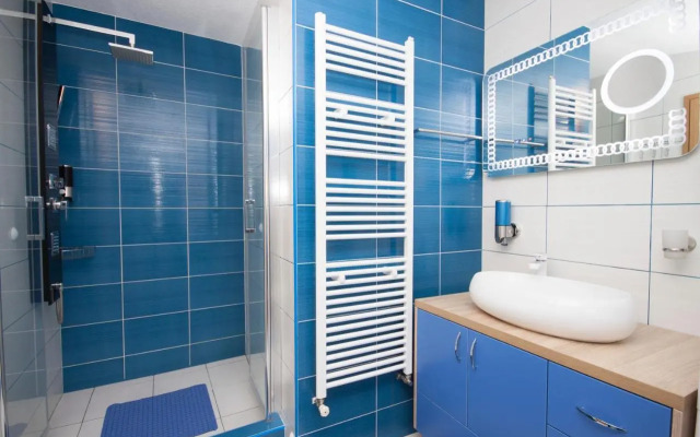 Design Apartments Red Blue